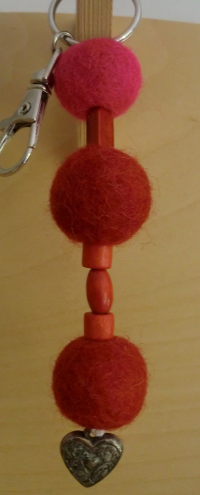 Wolkraal sleutelhanger hardroze/rood met hartje - Klik op de afbeelding om het venster te sluiten