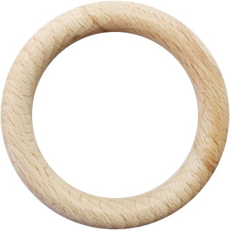 Houten ring met een doorsnede van 7 cm.