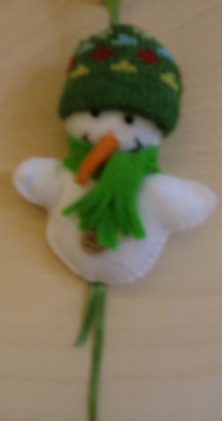 Sneeuwpop hanger groen kant en klaar
