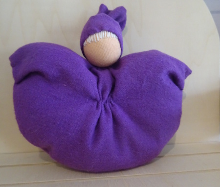 Wiegepopje paars kant en klaar.