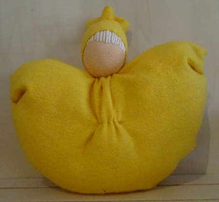 Wiegepopje zonnegeel kant en klaar.
